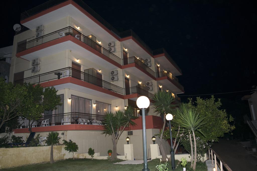 Hotel Milton Mavrovoúnion Extérieur photo