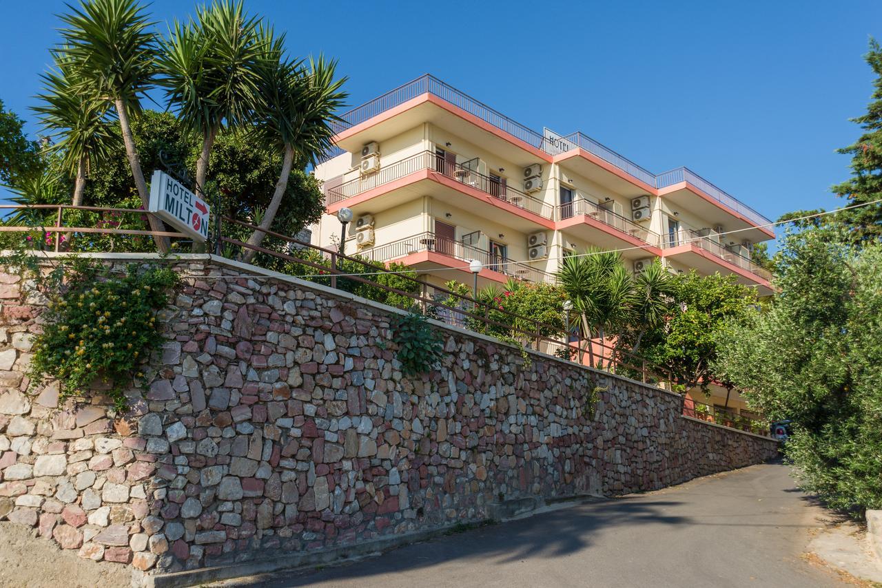 Hotel Milton Mavrovoúnion Extérieur photo
