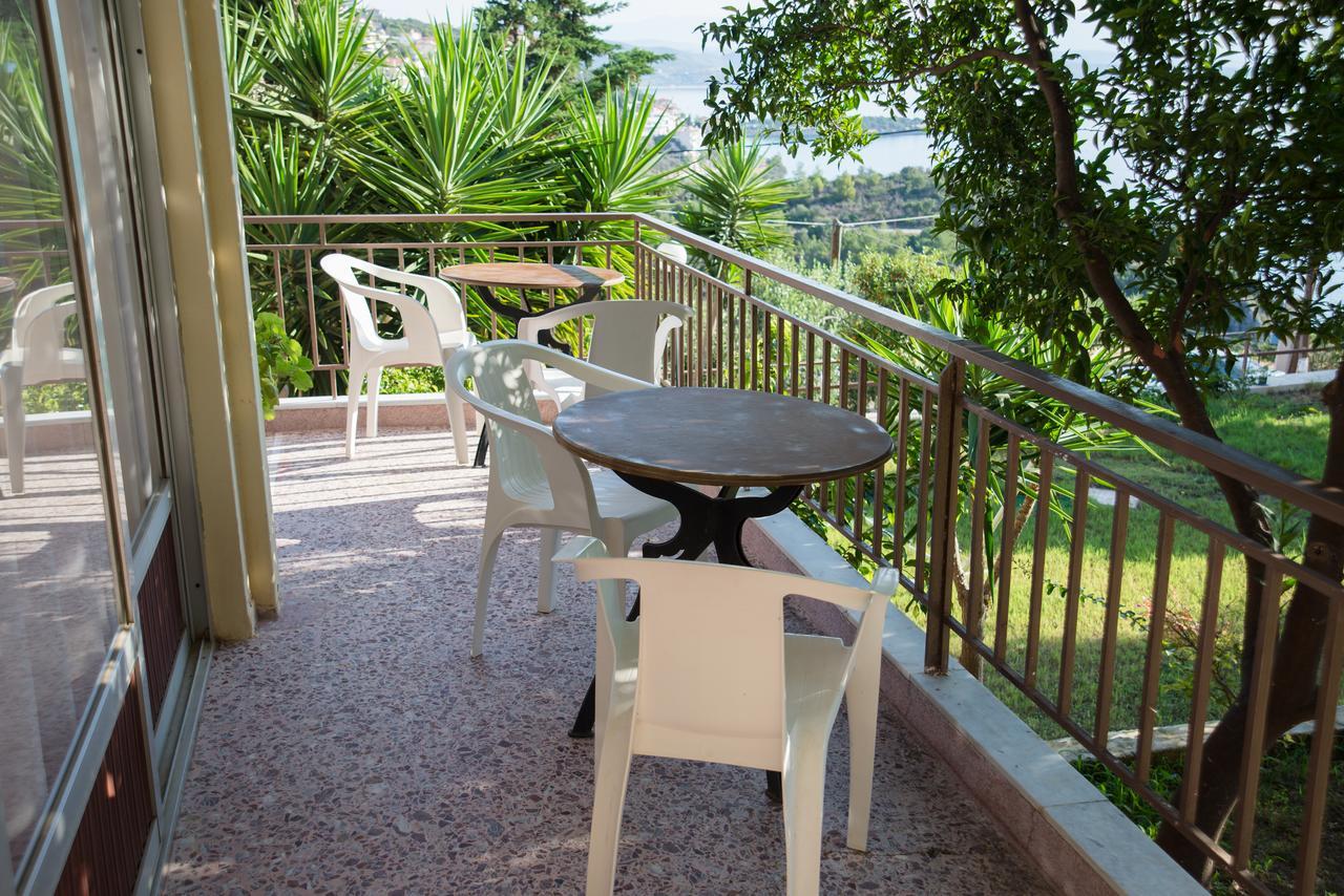 Hotel Milton Mavrovoúnion Extérieur photo