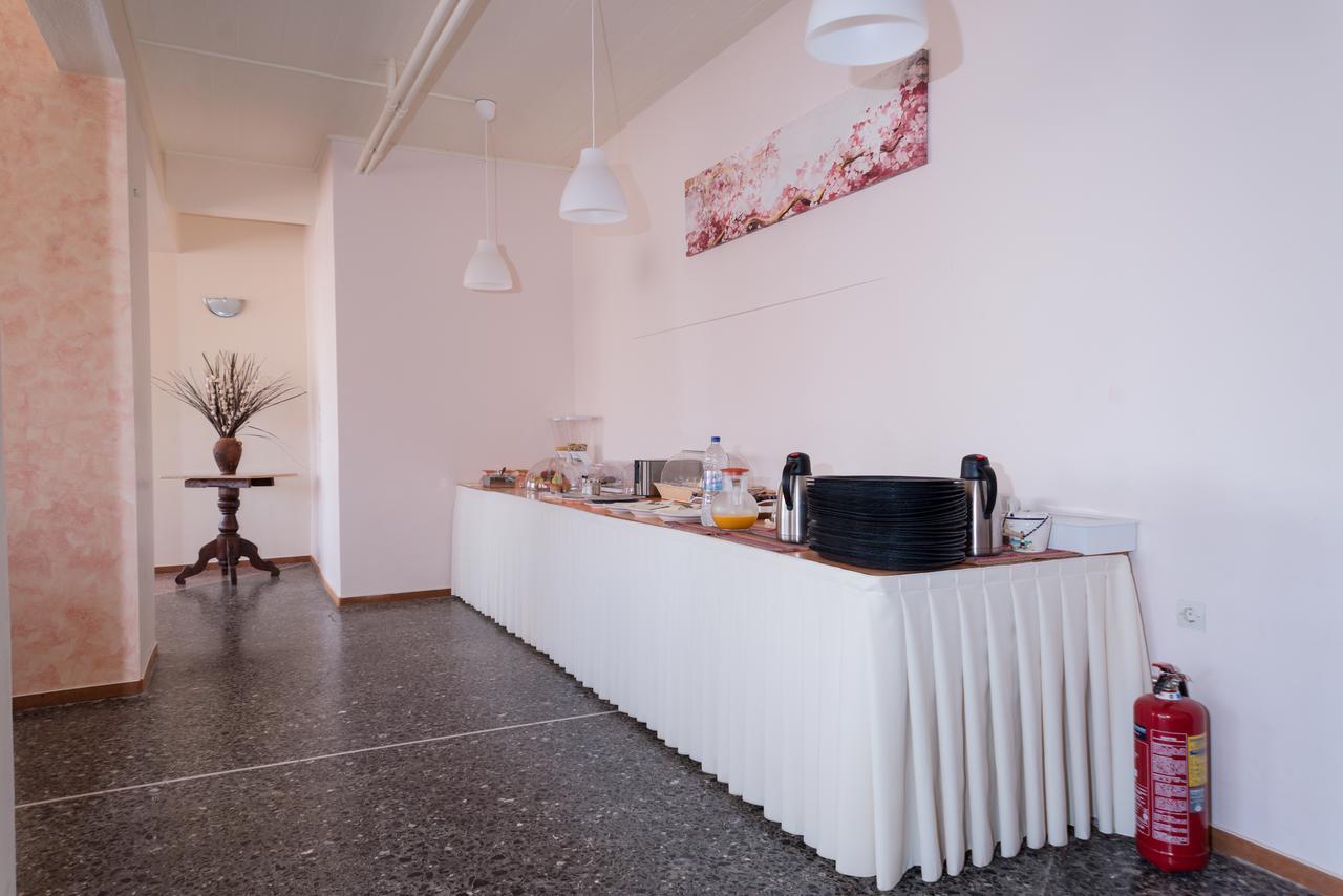 Hotel Milton Mavrovoúnion Extérieur photo