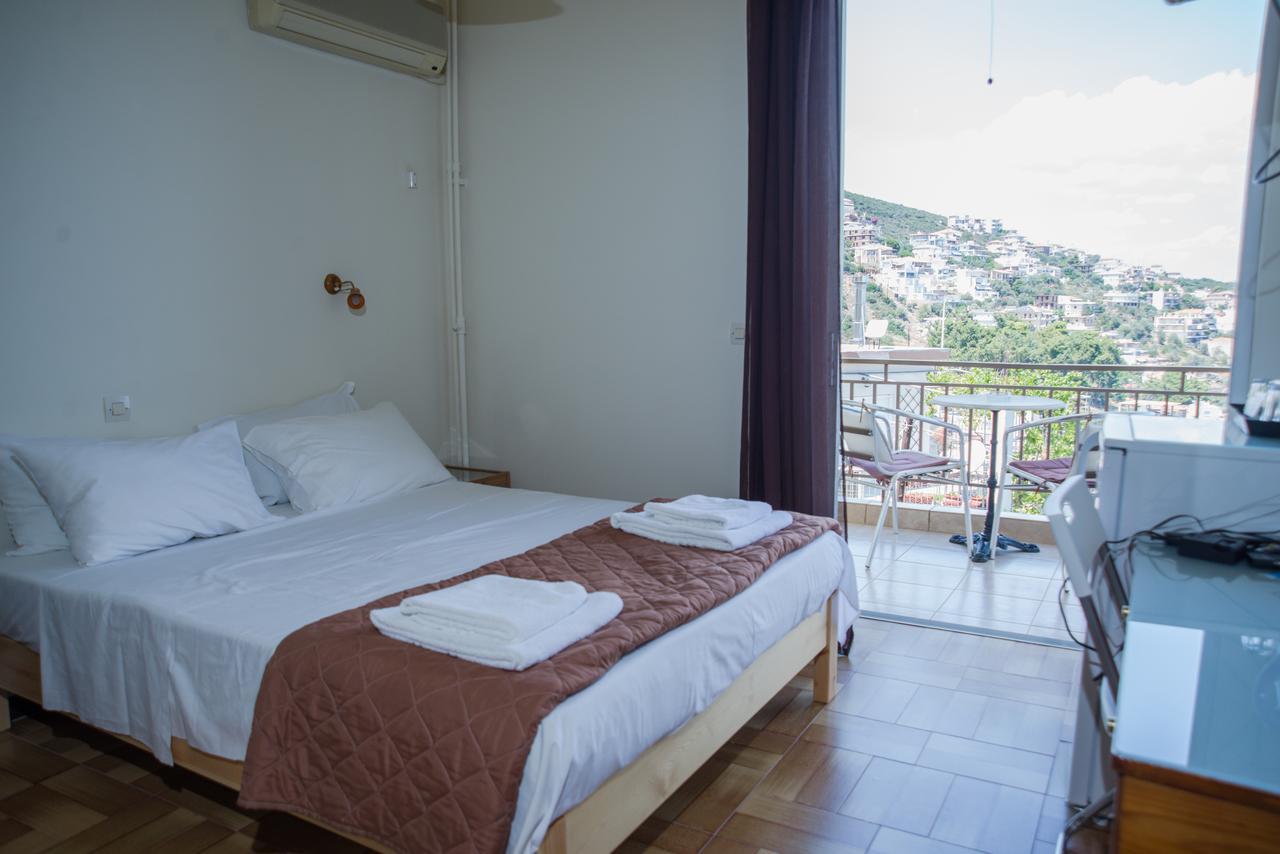 Hotel Milton Mavrovoúnion Extérieur photo