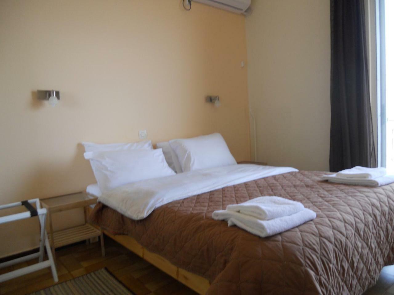 Hotel Milton Mavrovoúnion Extérieur photo