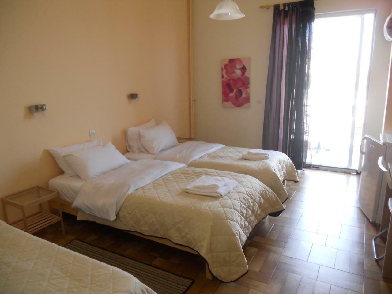 Hotel Milton Mavrovoúnion Extérieur photo